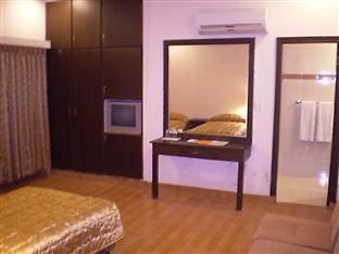 Mirage Hotel Лахор Екстер'єр фото